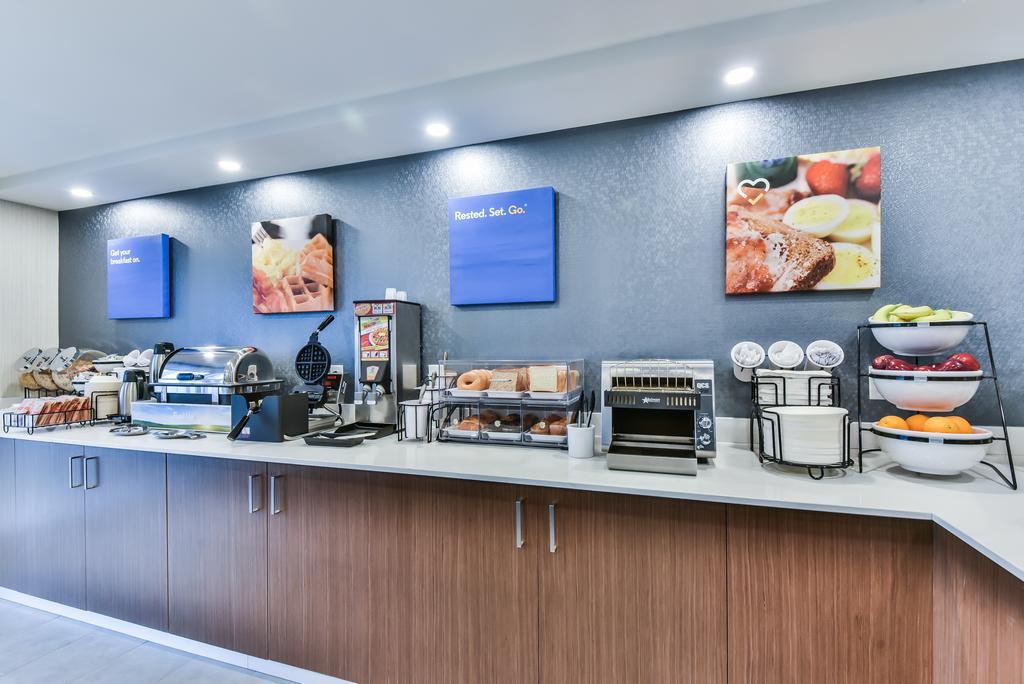 Comfort Inn Aeroport Дорваль Екстер'єр фото