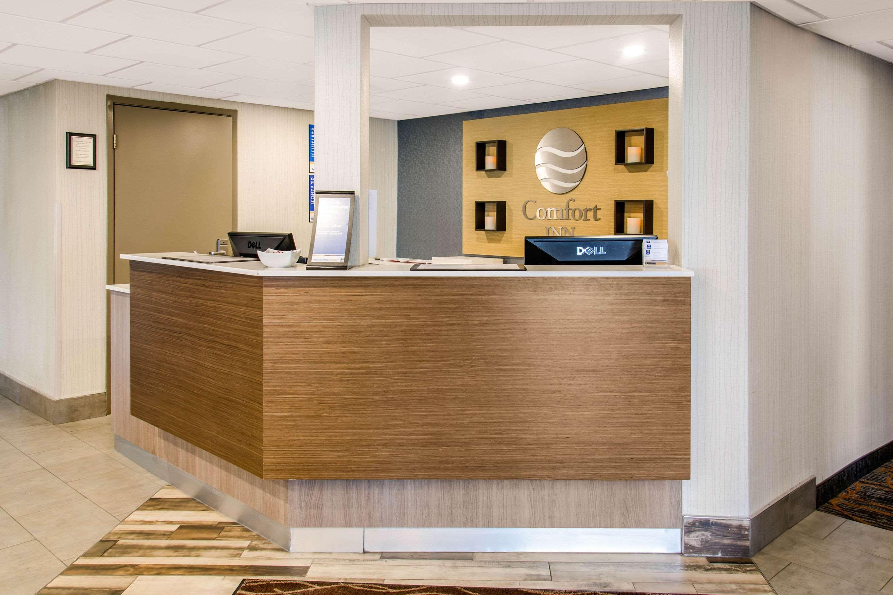 Comfort Inn Aeroport Дорваль Екстер'єр фото