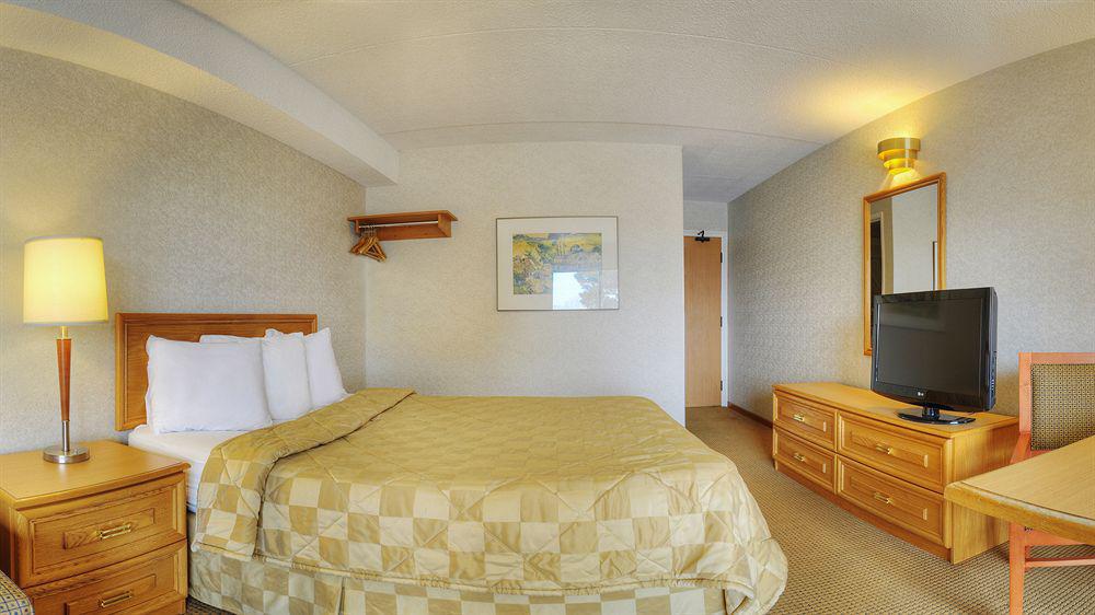 Comfort Inn Aeroport Дорваль Екстер'єр фото