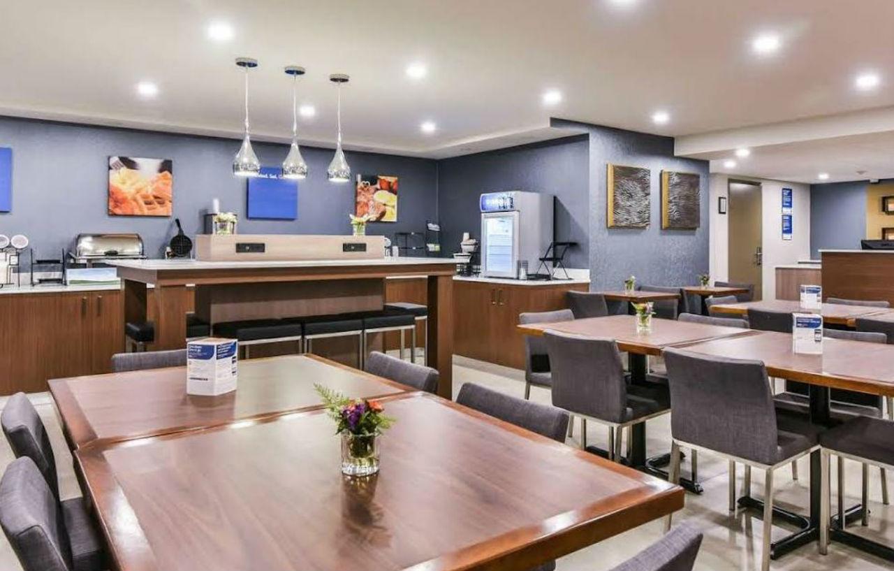 Comfort Inn Aeroport Дорваль Екстер'єр фото